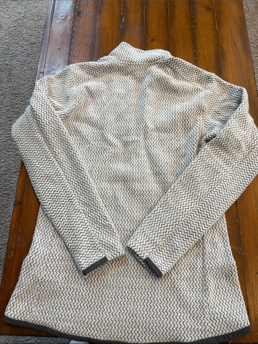 Patagonia women's Light Gray & White Quarter-Zip Fleece Pullover